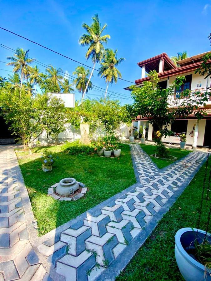Dinu Lanka Resort Katunayaka Exteriér fotografie