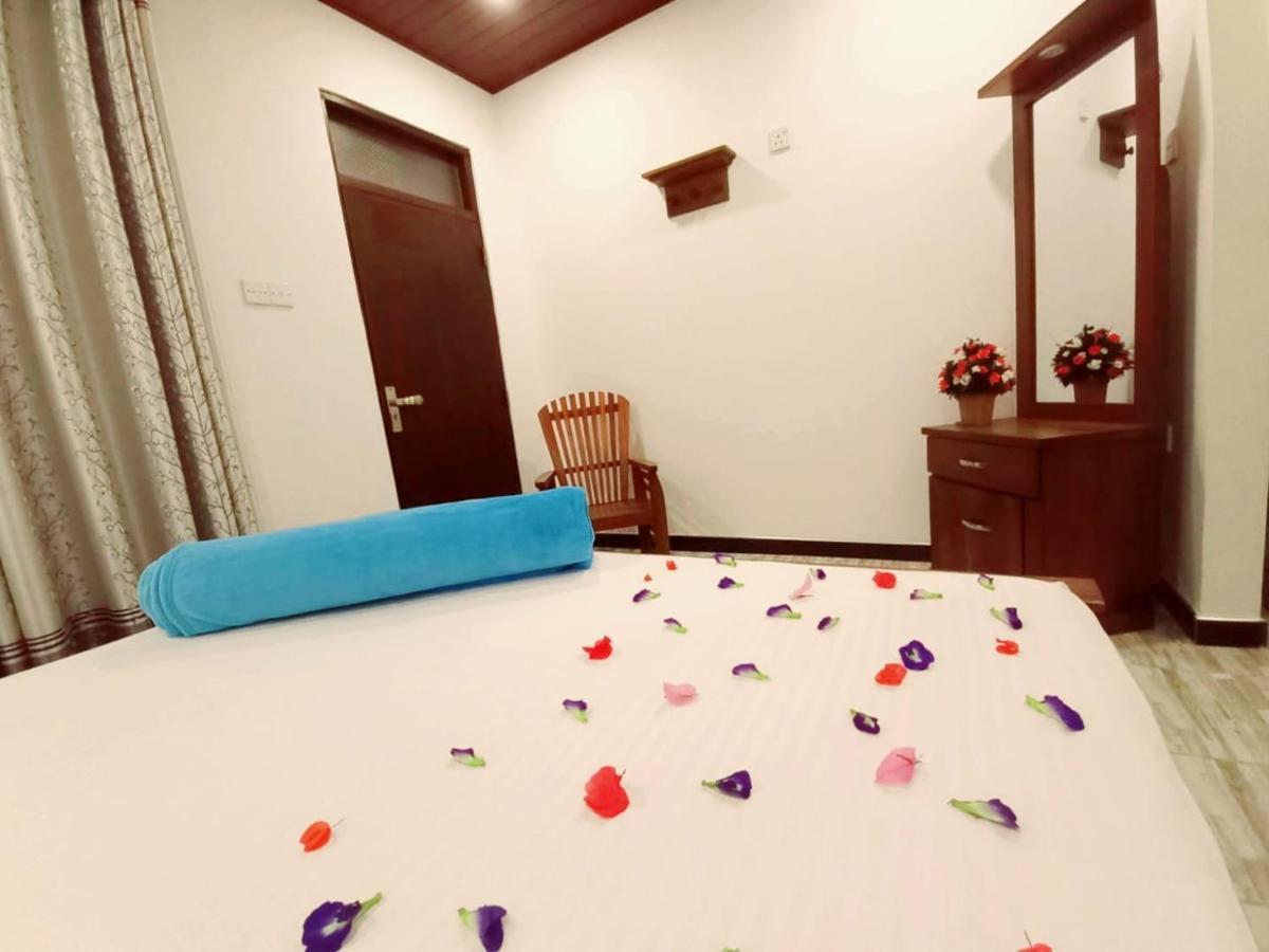 Dinu Lanka Resort Katunayaka Exteriér fotografie