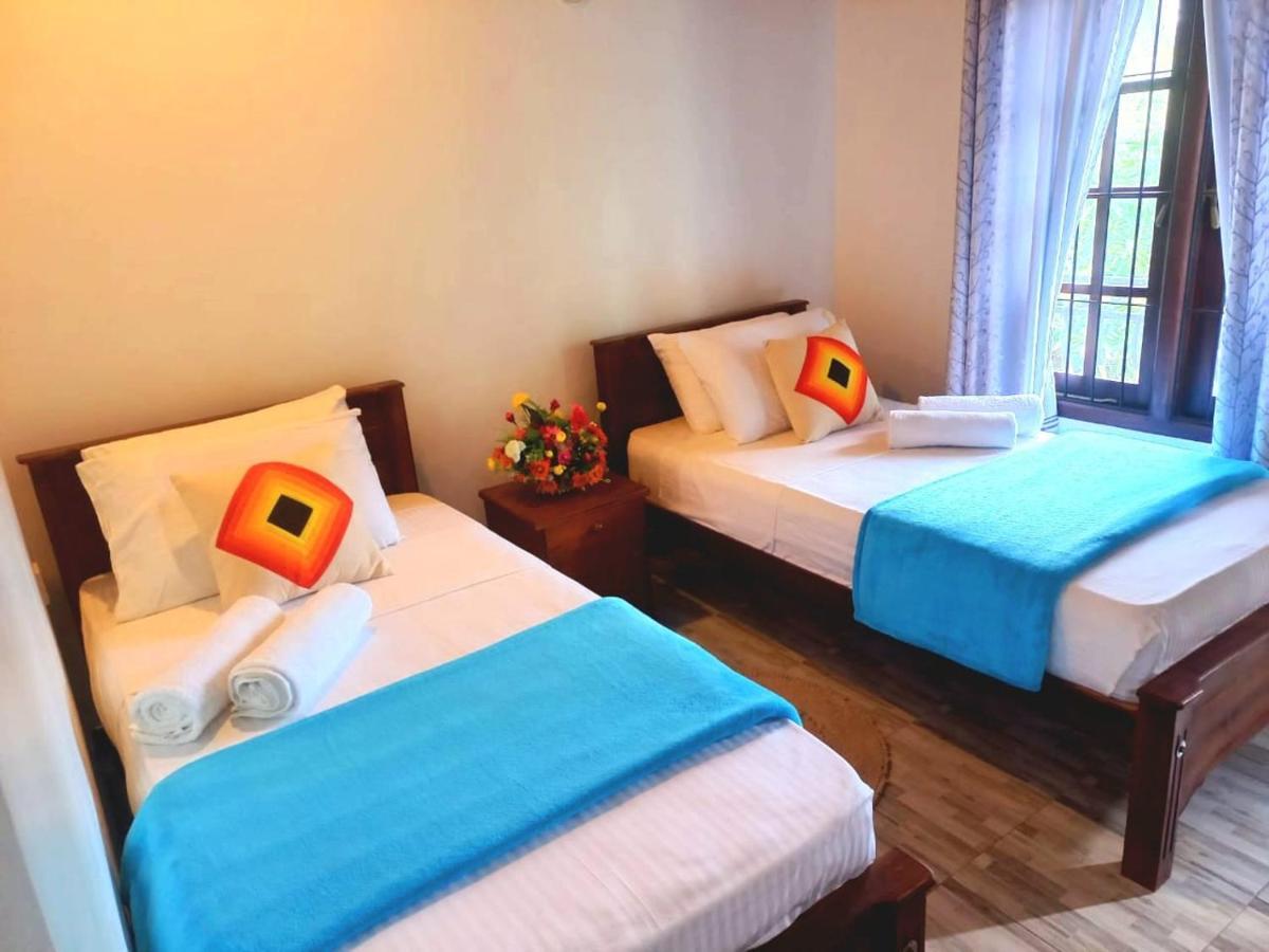 Dinu Lanka Resort Katunayaka Exteriér fotografie