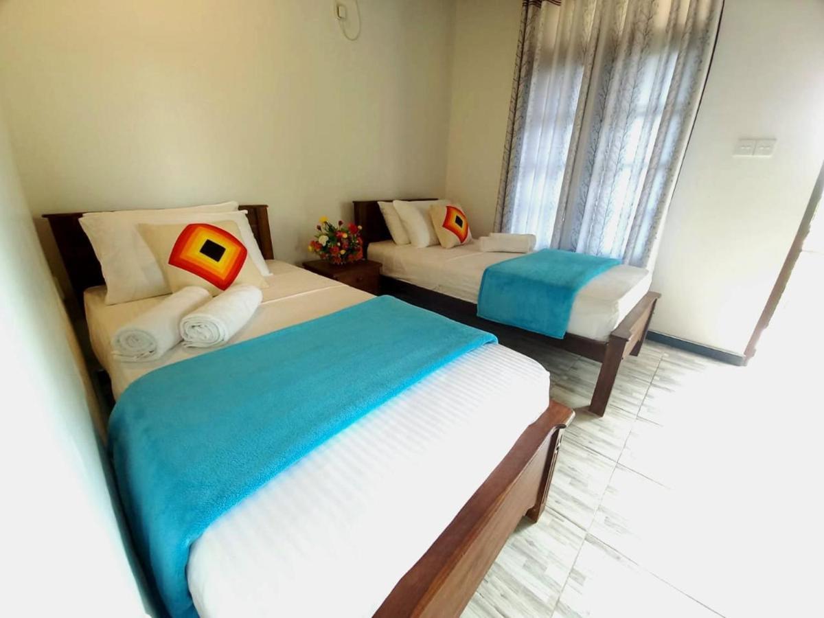 Dinu Lanka Resort Katunayaka Exteriér fotografie