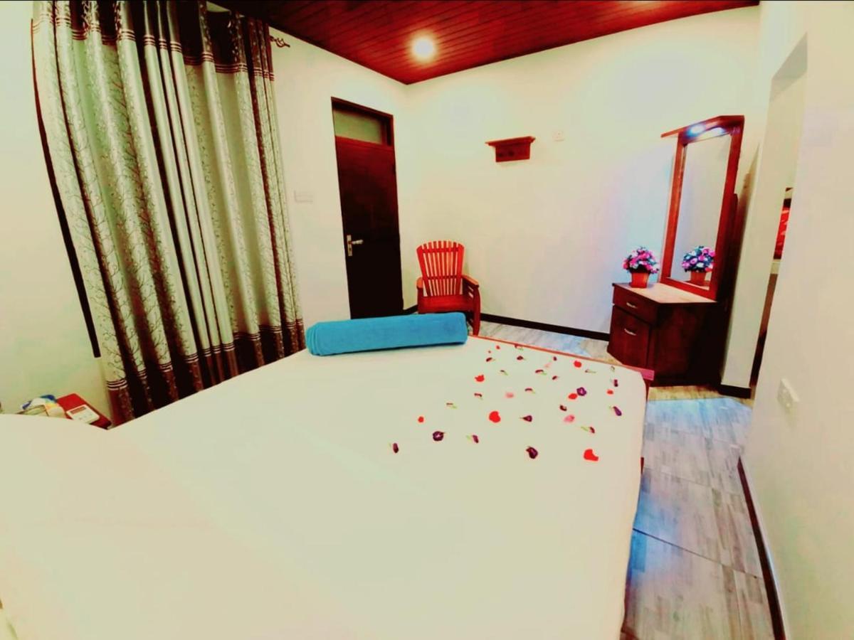 Dinu Lanka Resort Katunayaka Exteriér fotografie