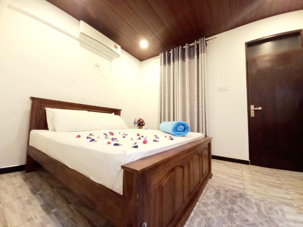 Dinu Lanka Resort Katunayaka Exteriér fotografie